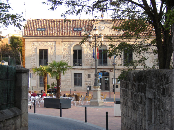 Plaza del ayuntamiento de Valdemorillo